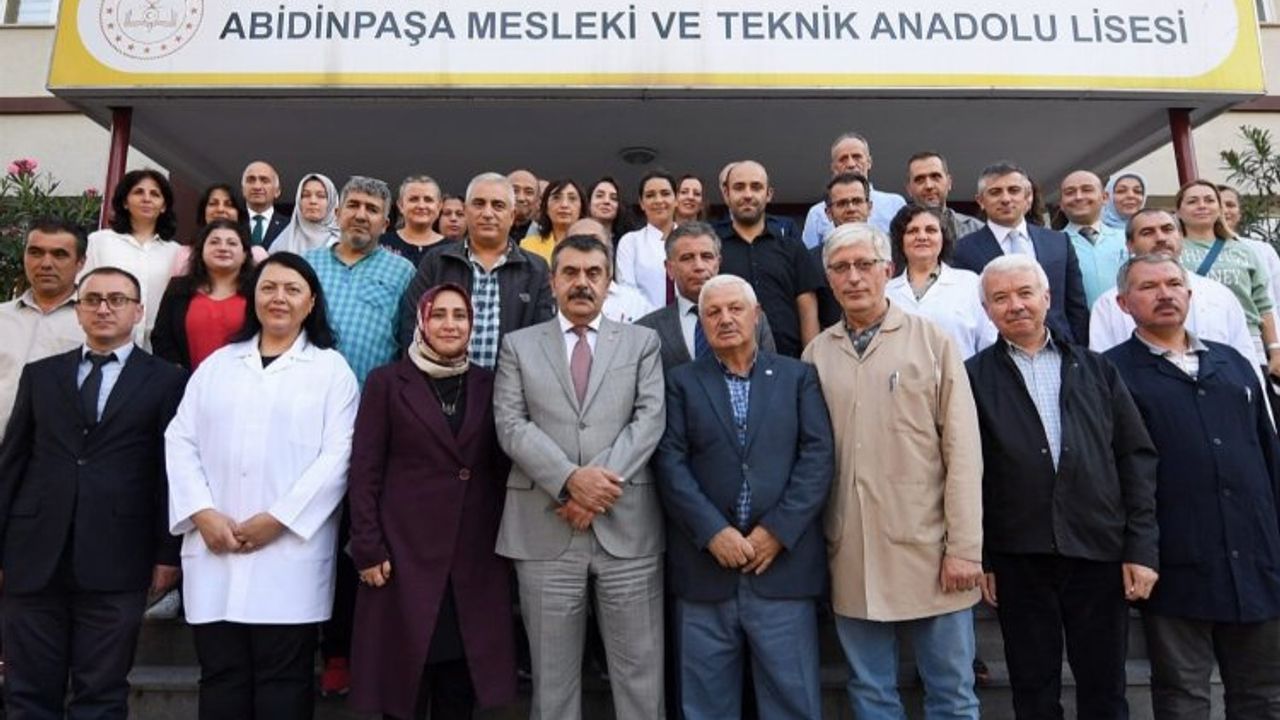 Bakan Ankara'da öğretmenlerle buluştu