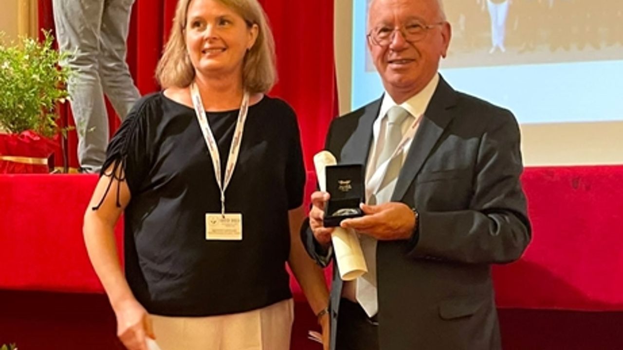 Prof. Dr. Hüsnü Can Başer’e İtalya’da “Onur Madalyası” takdim edildi