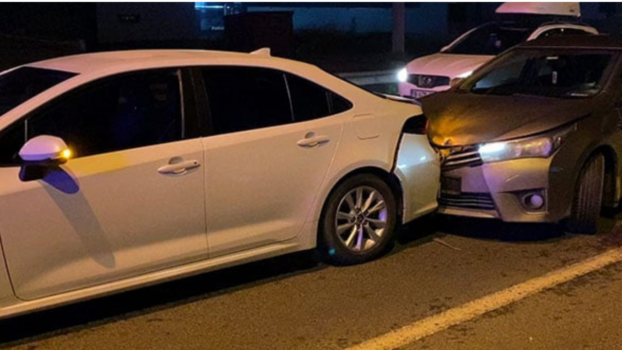 Bursa İnegöl'de Zincirleme Kaza Dehşeti! Bursa-Ankara Yolunda 1'i Çocuk 5 Yaralı