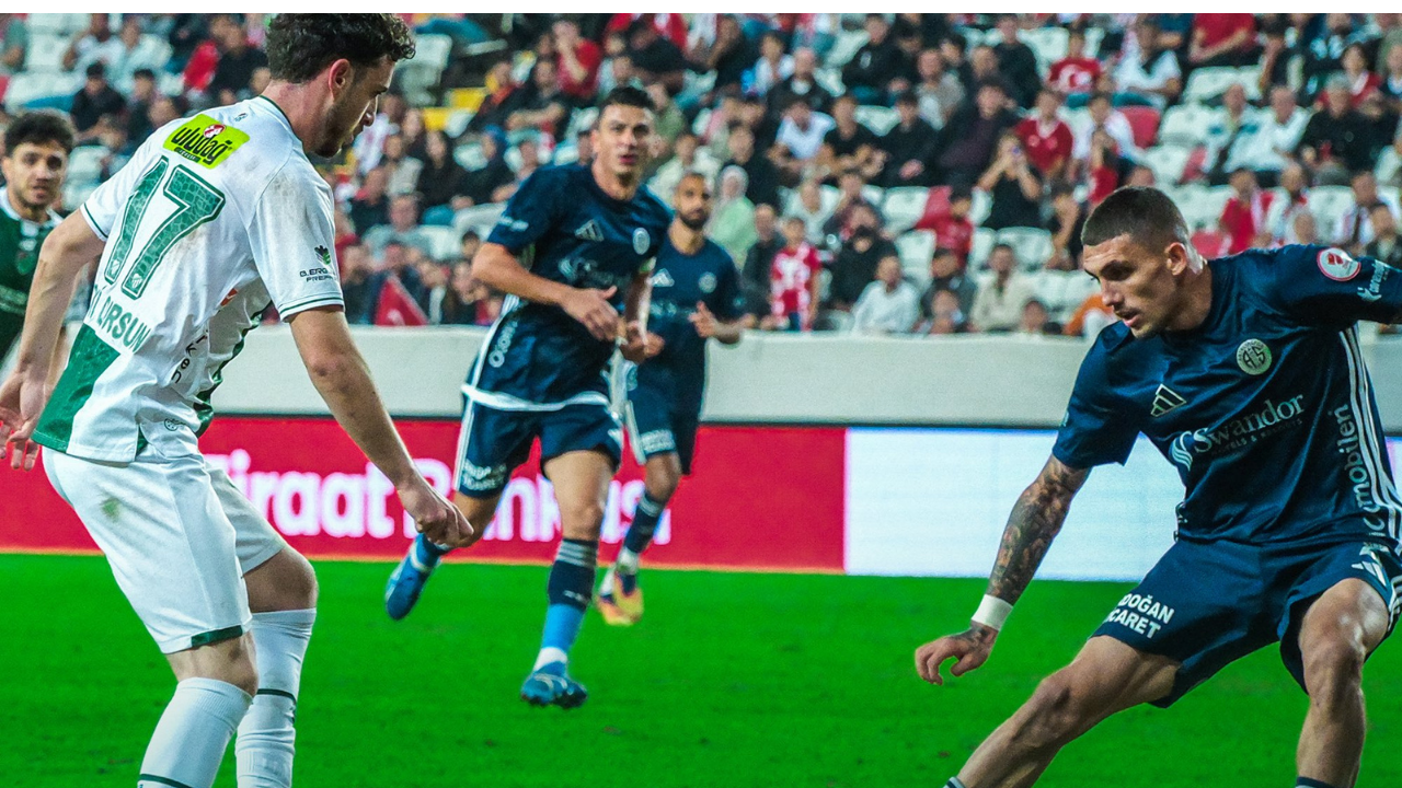 BURSASPOR KUPAYA VEDA ETTİ! Ziraat Türkiye Kupası Maçında Antalyaspor'a 3-0 Yenildi