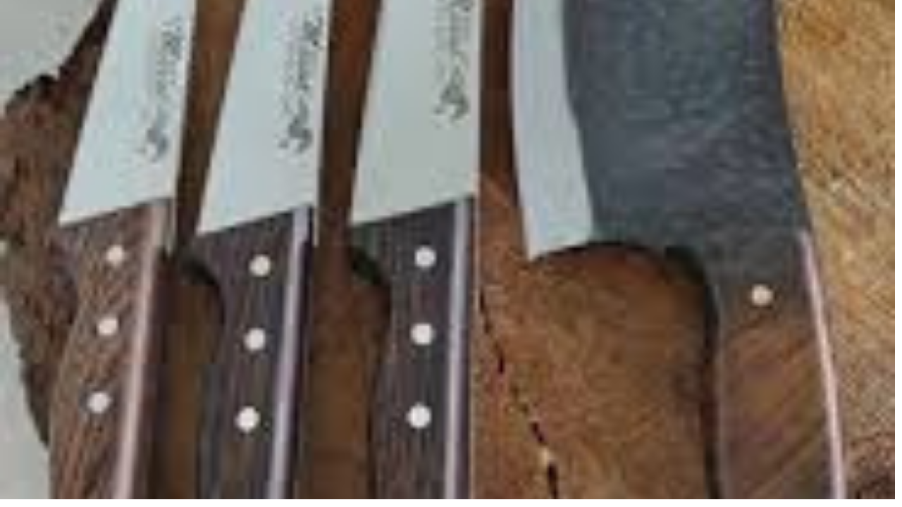 Bursa’da Meslek Liseliler Atağa Kalktı: Kendi Markalarıyla Tescilli Bursa Bıçağı Üretiyorlar