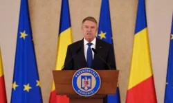 Romanya Cumhurbaşkanı Klaus Iohannis siyasi krizi önlemek için istifa etti