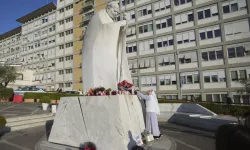 Vatikan, Papa Francis'in sağlığının 'kritik durumda' olduğunu açıkladı