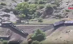 Elazığ'da Yük Treninin Vagonları Raydan Çıktı: 3 Vagon Devrildi
