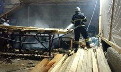 Burdur’da Hizar Atölyesinde Gece Saatlerinde Çıkan Yangın Hızla Kontrol Altına Alındı