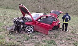 Van'da 50 Metrelik Uçuruma Yuvarlanan Otomobilde Sürücü Yaralandı
