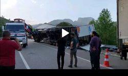 Antalya'dan Ispartaya Giden Tır Devrildi