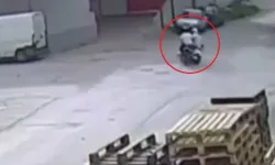 Bursa Motosiklet Kazası Küçükbalıklı’da Kameraya Yansıdı: 2 Kişi Yaralandı