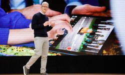 Tim Cook'un En Zor Yılı: Apple CEO'su Üzerindeki Baskılar Artıyor