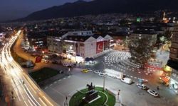 Bursa 15 Temmuz Demokrasi Meydanı’nda 3 Yıldır Devam Eden Işıklandırma Sorunu Gündemde