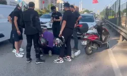 Bursa'da Trafikte Tehlikeli Anlar: Motosikletliler Çarpıştı, Kaza Kamerada