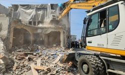 Bursa'da Kaçak Yapı Yıkıldı: Osmangazi Belediyesi İki Katlı Evi Yıktı