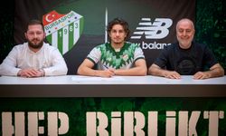 Emir Kayacık Bursaspor ile sözleşme yeniledi