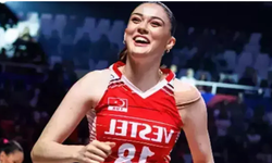 Zehra Güneş'in Gözüne Ne Oldu? İşte Gözlük Takmasının Sebebi!