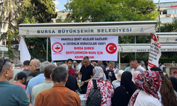AŞAV'dan Şehitler İçin Anlamlı Aşure Etkinliği: Ulu Cami Avlusunda Binler Bir Araya Geldi!
