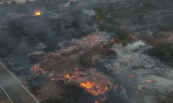 Çeşme’de Orman Yangını Havadan Görüntülendi: 3 Mahalle Tahliye Edildi