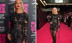 Christina Aguilera “Burlesque: The Musical” Galasında Dikkatleri Üzerine Çekti