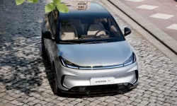 Sadece 800 Bin TL’ye Elektrikli Otomobil Geliyor: Arcfox T1 Tanıtıldı