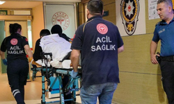 Bursa'da Fabrika Önünde Kavga! Güvenlik Görevlisi Bıçakla Yaralandı