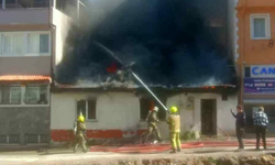 Bursa Nilüfer'de 2 Katlı Müstakil Ev Kül Oldu
