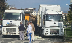 BURSA'DA TIR FACİASI! Otomobile Çarpan Dev Araç Dehşet Saçtı: 5 Yaralı!