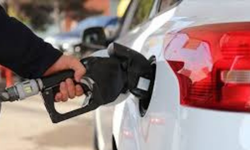 ARAÇ SAHİPLERİNE İYİ HABER: BENZİN VE MOTORİNDE ÇİFTE İNDİRİM GELDİ!