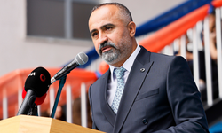 ARENA EĞİTİM KURUMLARI'NDAN BİLİNÇLİ EBEVEYNLİĞE BÜYÜK DESTEK: "ANNE BABA OKULU" 8 KASIM'DA BAŞLIYOR