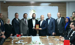 GÜÇ KATIYOR: AK Parti Bursa'da 800 Yeni Üye Katılımıyla Büyük Coşku!