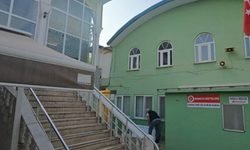 ŞAŞIRTAN OLAY: Bursa'da Caminin Kadınlar Tuvaletinde Erkek Cesedi Bulundu!