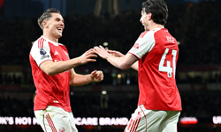 Arsenal - Brighton Maçında Ferdi Kadıoğlu Rüzgarı! Premier Lig'de Heyecan Dorukta