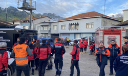 BURSA'DA ALZHEİMER ALARMI: 80 YAŞINDAKİ MUSTAFA ABİ'DEN ÜÇÜNCÜ GÜNDE DE İZ YOK! ARAMA ÇEMBERİ 10 KM'YE ÇIKARILDI