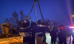 Bursa'da Ucuz Atlatılan Kaza: Vinçten Düşen Kepçe Paniğe Neden Oldu!