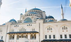 DİYANET CUMA HUTBESİ: İNSAN, HUZURU İBADETLE ELDE EDER