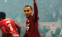 ETHAN MBAPPE ŞOVU! Lille, Marsilya Karşısında Milli Kaleci Berke Özer ve Mbappe İle Güldü (Fransa Ligi)