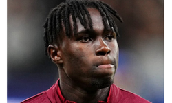 FLAŞ İDDİA: Wilfried Singo Ayrılıyor mu? Galatasaray, Beklentiyi Karşılayamayan Yıldız İçin Menajerleri Devreye Soktu