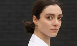 Kral Kaybederse Dizisinin Kilit Karakteri: Fadi Kimdir? Hayatı ve Rolüyle Merve Dizdar Fark Yaratıyor!