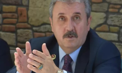 MUSTAFA DESTİCİ'DEN TARTIŞMA YARATAN ÇIKIŞLAR: "EVLENMEYEN MEMUR OLMASIN" VE "KASAPTAN ET ALMIYORUM, KUZU KESTİRİYORUM"