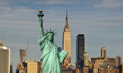 Özgürlük Heykeli Nerede? New York’ta mı, New Jersey’de mi? Tarihi ve Sembolizmiyle Özgürlük Heykeli Rehberi