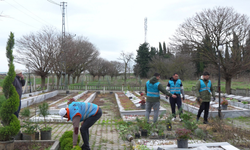 Anahtar Parti Bursa’da Gönülleri Fethetti: İlçe Başkanı Mehmet Akar’dan Örnek Davranış!