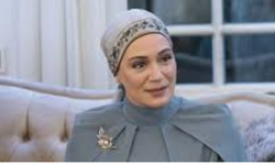 Kızılcık Şerbeti Salkım Kimdir? Özge Borak Kaç Yaşında, Nereli ve Hangi Dizilerde Oynadı?