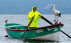 Yaren Leylek, Adem Amca'nın Kayığına Kondu: Vefa ve Dostluğun Simgesi Bursa'da