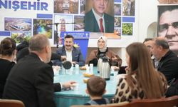 AK Parti  Kadın Kolları'ndan Mahalle Başkanlarına İftar Programı