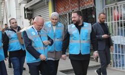 Bursa'da İftara Yetişemeyenlere İftar Yemeği İkramı