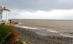 Bursa'da sel suları çamuru denize taşıdı!