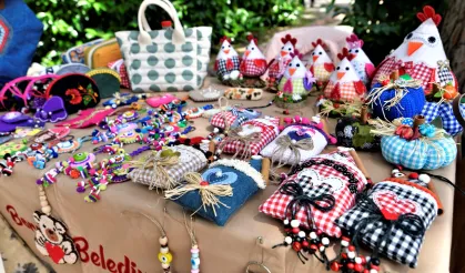 Bornovalı kadınların El Sanatları Sergisi Büyükpark’ta açıldı