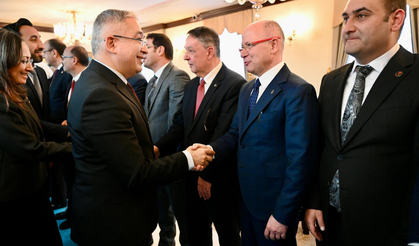 Bursa Protokolü Valilikte Bayramlaştı: Davut Gürkan ve Erol Ayyıldız Bir Araya Geldi