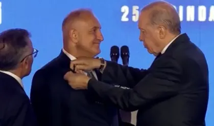 25. yıl programında AK Parti'ye 10 yeni katılım