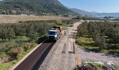 Bursa Kestel ve Gürsu kırsalında yollara Büyükşehir yeniliyor