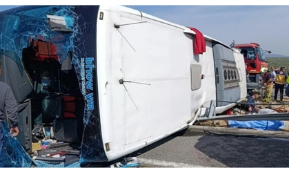Manisa’da Katliam Gibi Kaza! TIR ile Tur Otobüsü Çarpıştı: 11 Ölü, 27 Yaralı