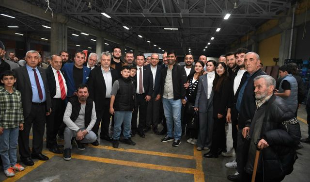 Başkan Aydın bin kişiyle aynı anda iftar açtı